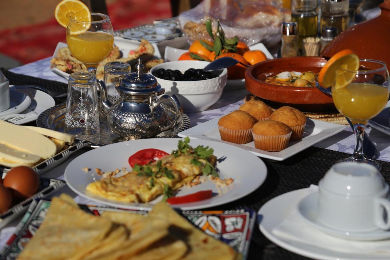 Merzouga Traditional Tents With Heating Otel Dış mekan fotoğraf