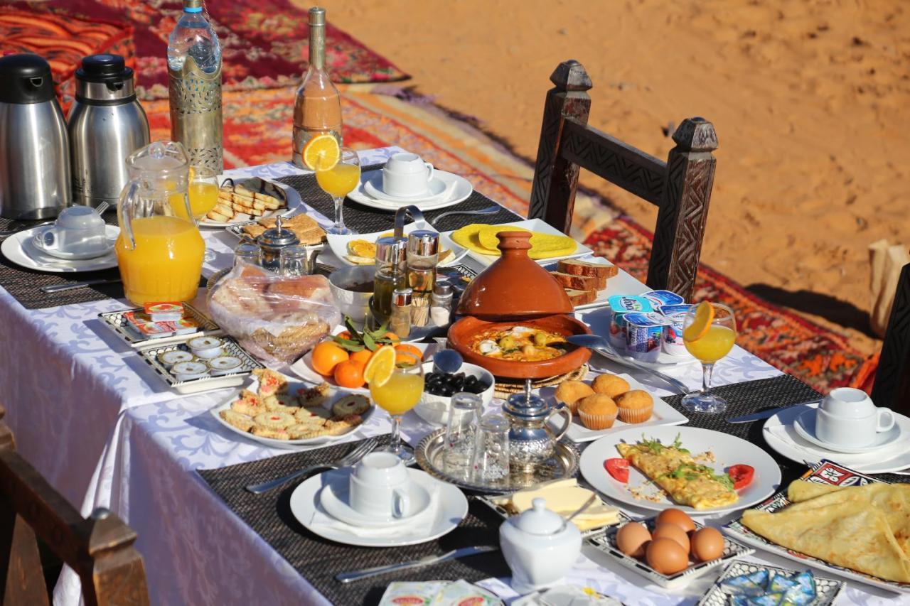 Merzouga Traditional Tents With Heating Otel Dış mekan fotoğraf