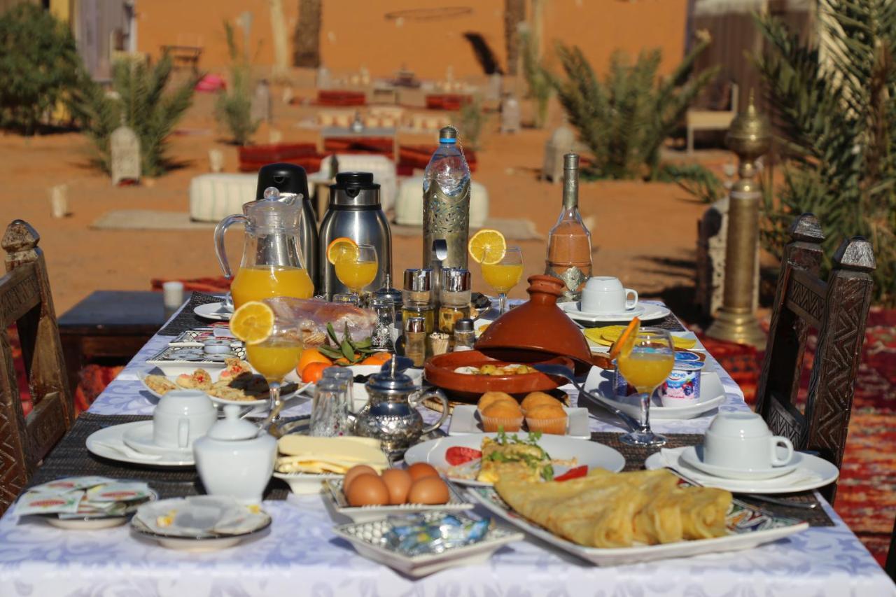 Merzouga Traditional Tents With Heating Otel Dış mekan fotoğraf