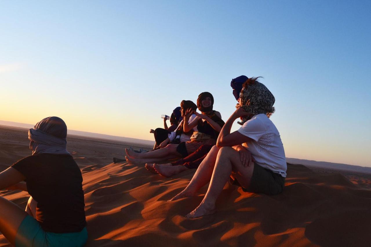 Merzouga Traditional Tents With Heating Otel Dış mekan fotoğraf